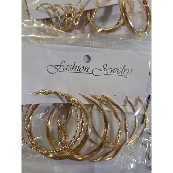 Wholesale Lot of Assorted Fashion Jewelry and Earrings (Approx. 40 Pieces) - Picture 14 of 16